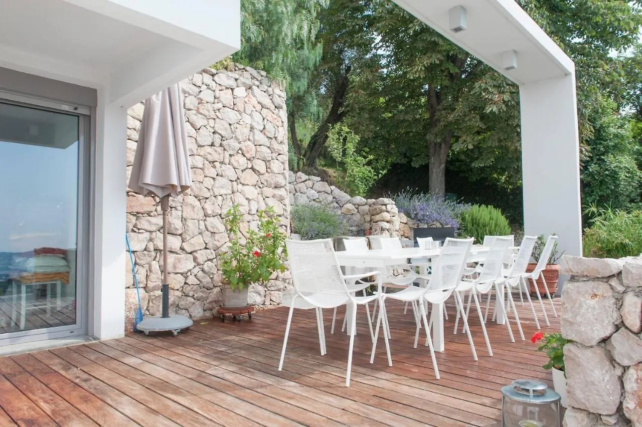 Amazing Modern Villa In Nice