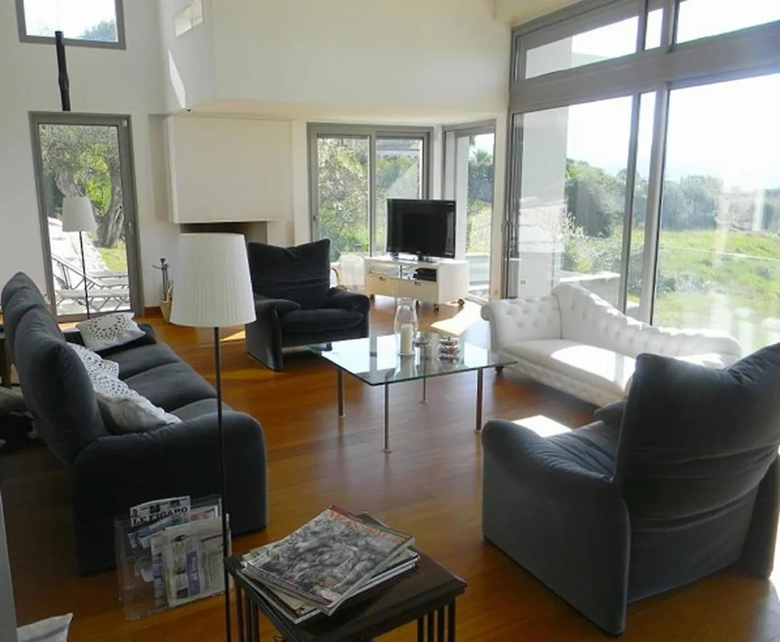 Amazing Modern Villa In Nice