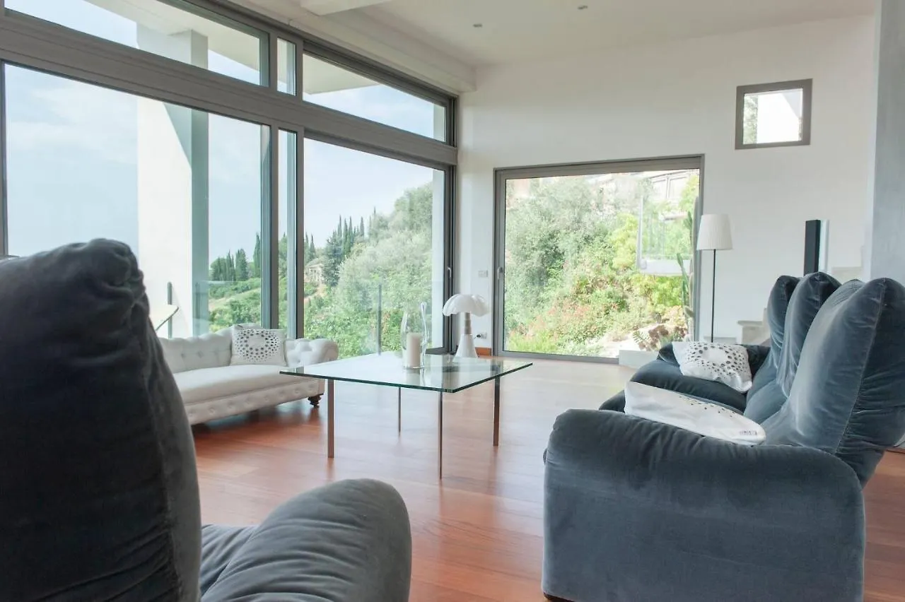 Amazing Modern Villa In Nizza Francia
